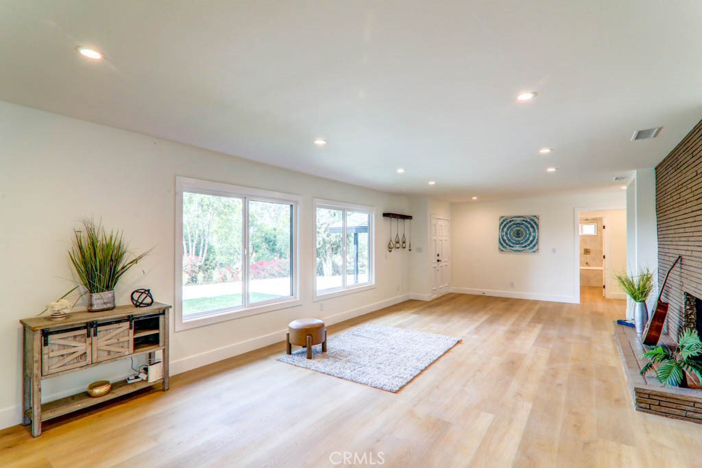 6174 Hawarden Property Photo 13