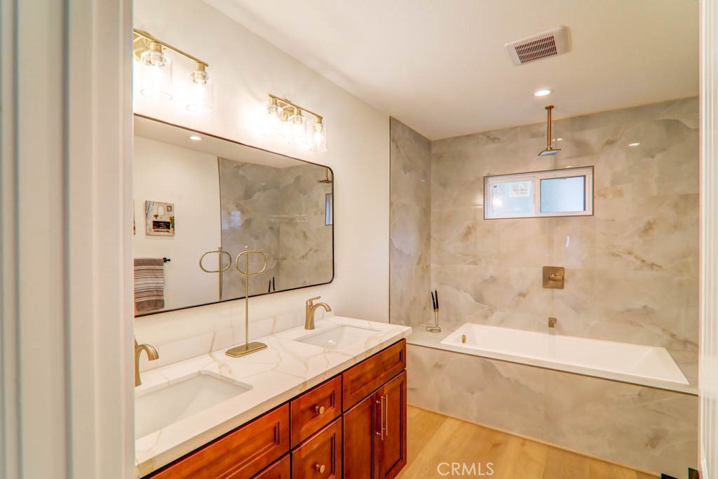 6174 Hawarden Property Photo 14