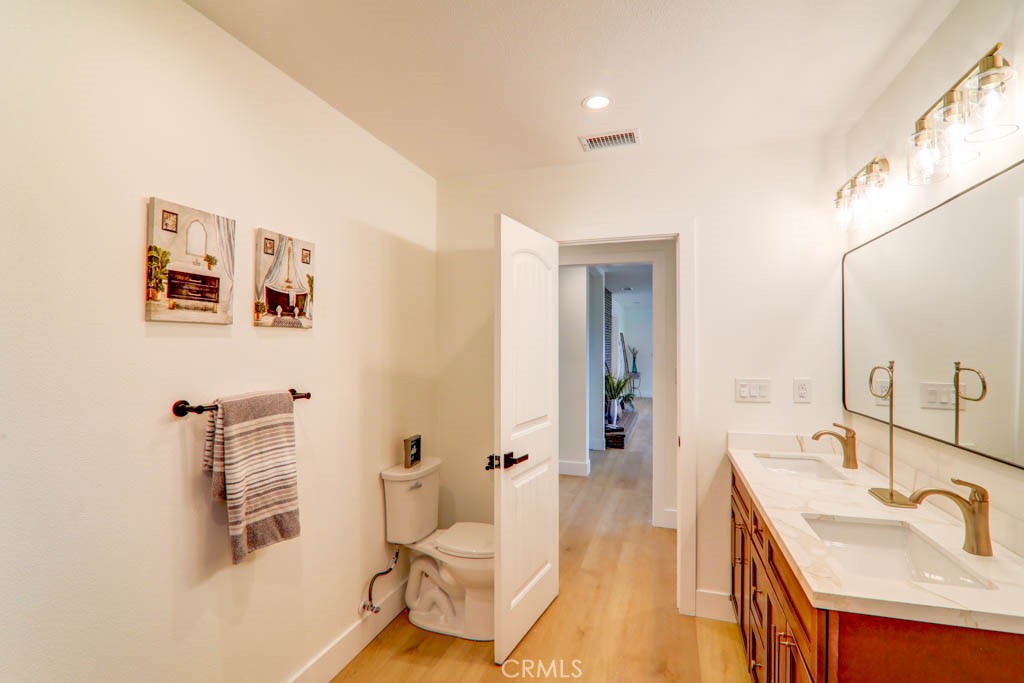 6174 Hawarden Property Photo 16