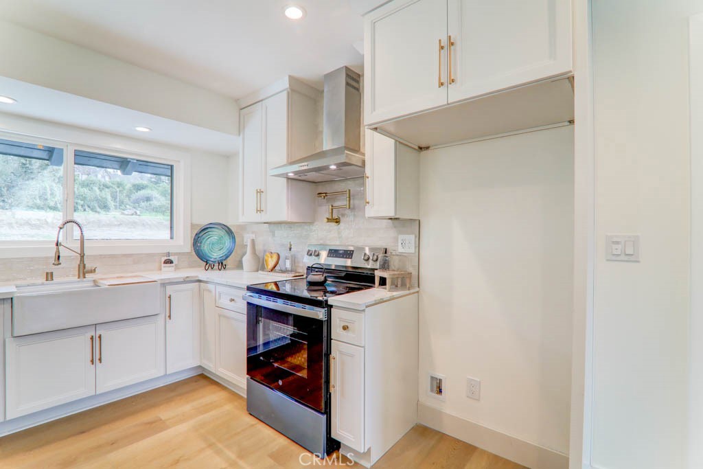 6174 Hawarden Property Photo 20