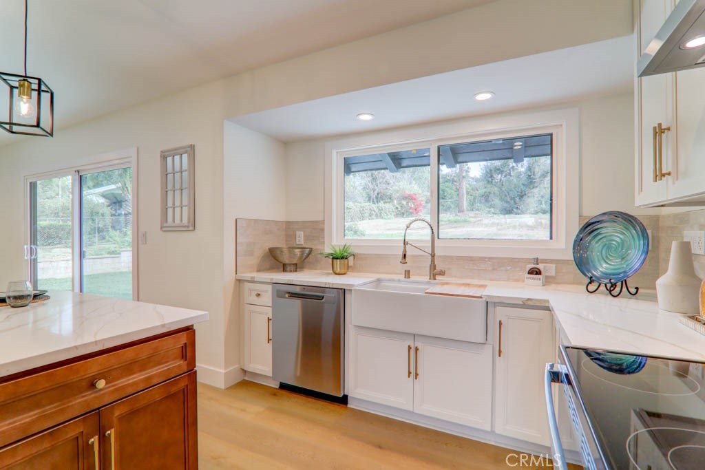 6174 Hawarden Property Photo 22