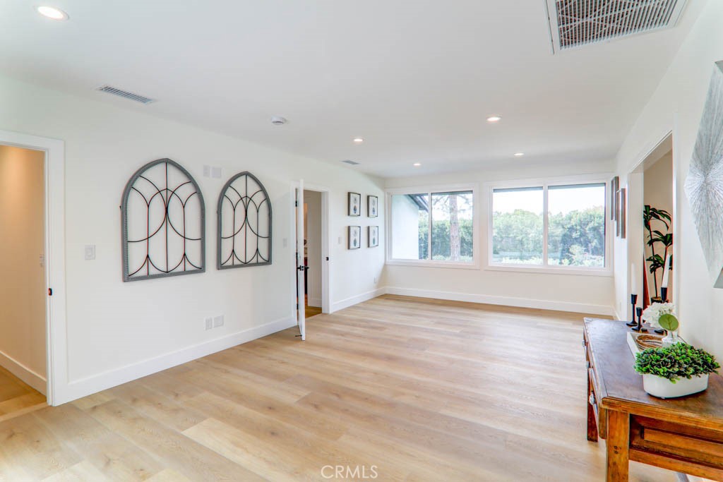 6174 Hawarden Property Photo 28