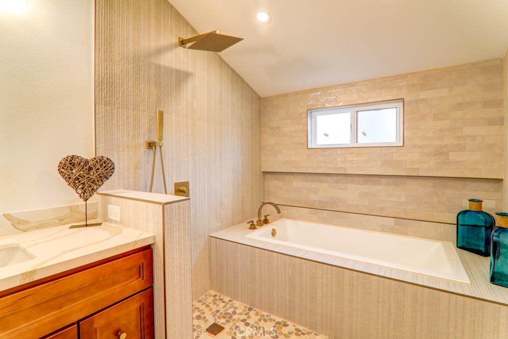 6174 Hawarden Property Photo 33