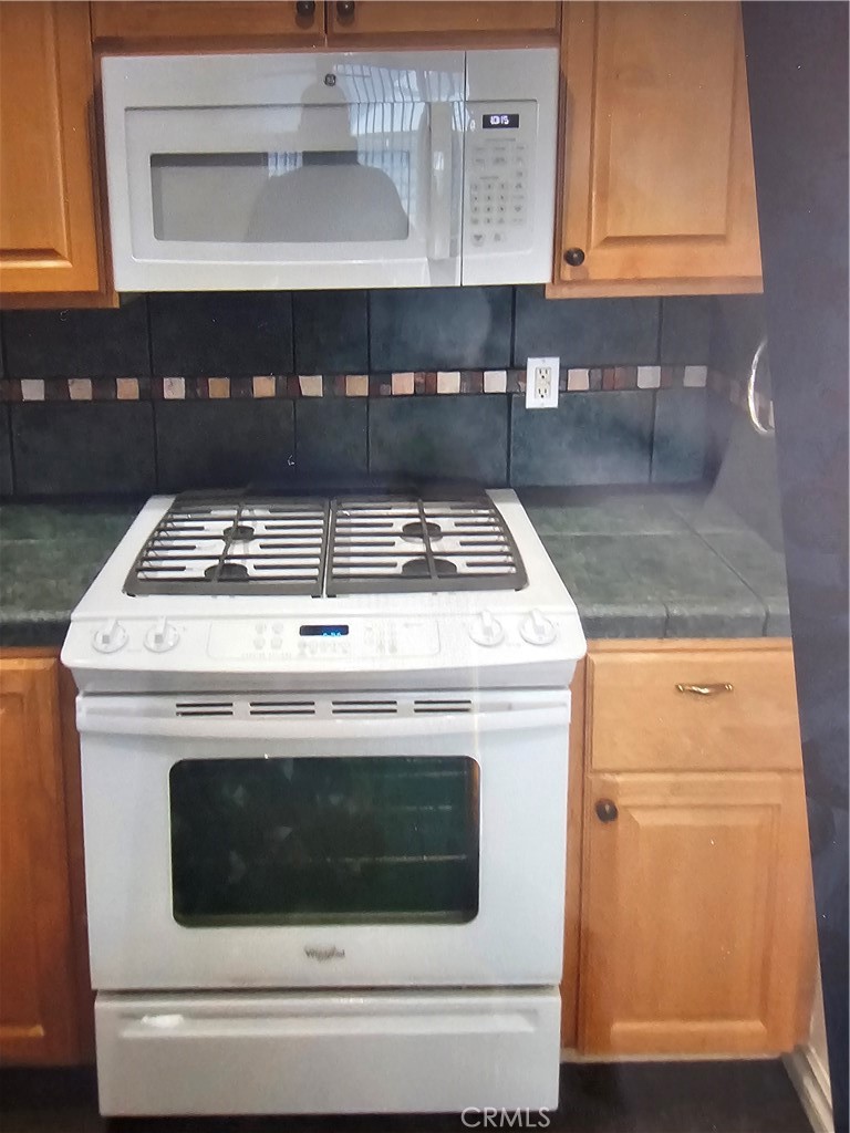 15178 Orchard Hill Property Photo 8