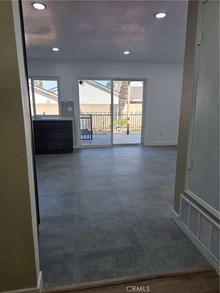 10030 Ontario Street Property Photo 14