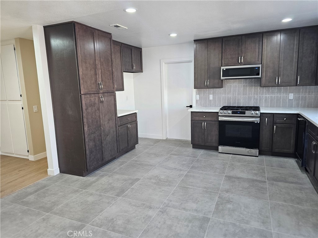 10030 Ontario Street Property Photo 17