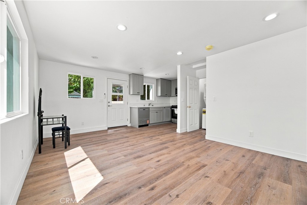 1826 Wellington Road Property Photo 22