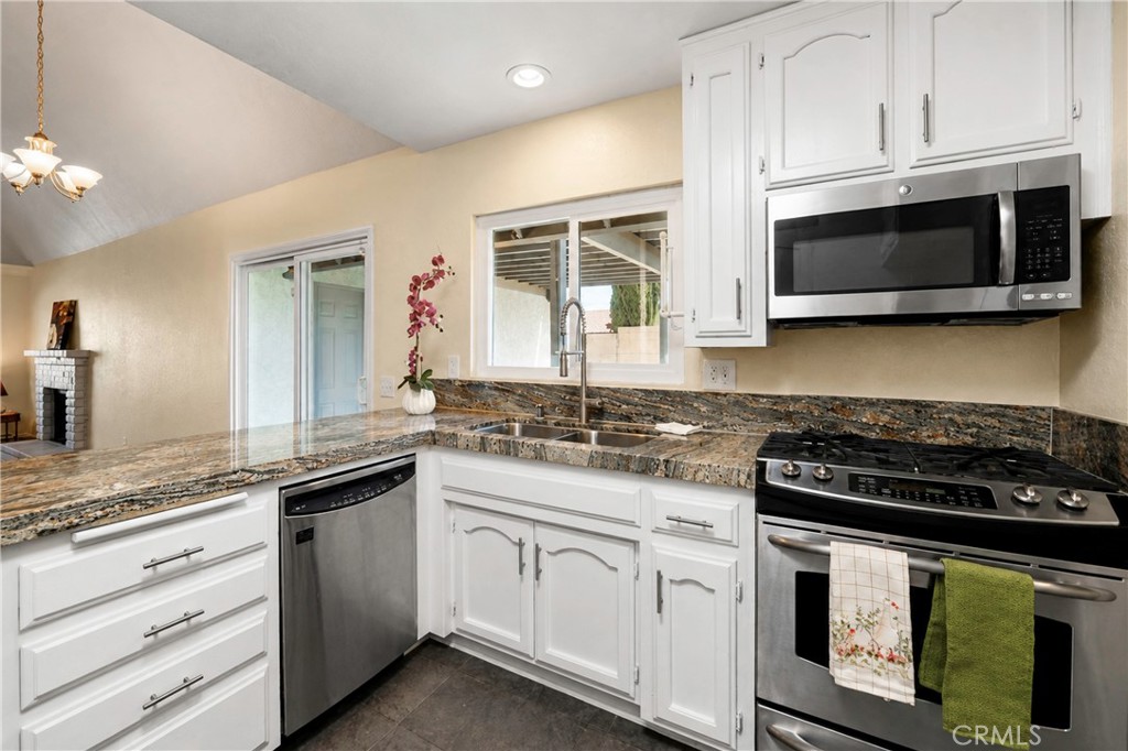 4718 Quartz Hill Property Photo 12