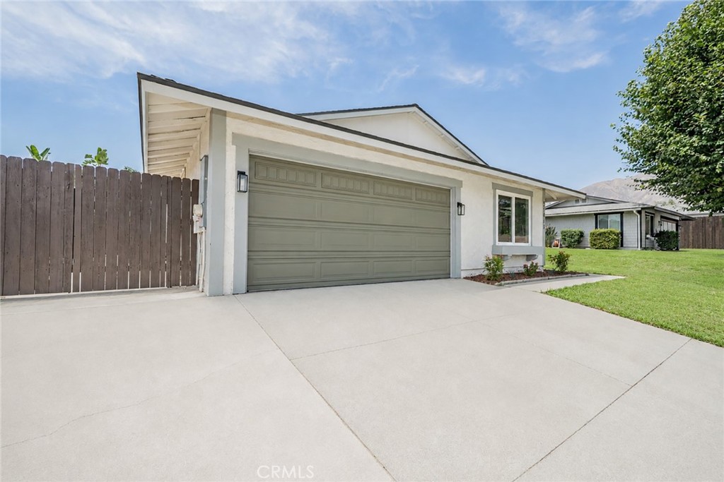 27888 Rainbow Lane Property Photo 3
