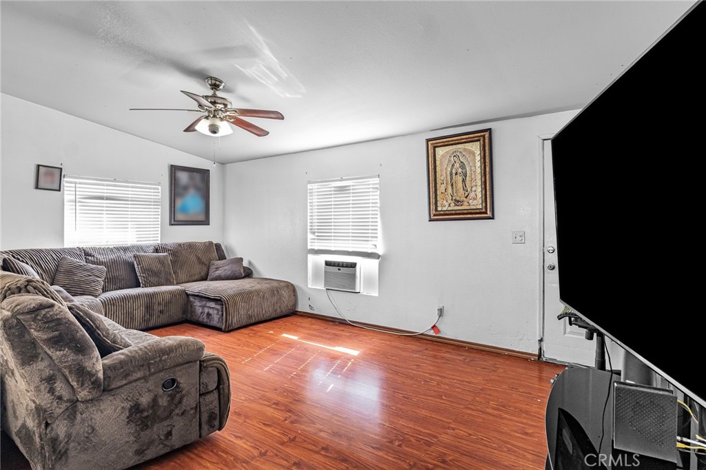 310 E Philadelphia Street 73 Property Photo 6
