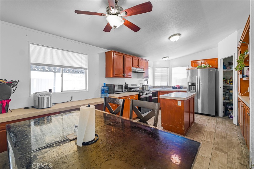 310 E Philadelphia Street 73 Property Photo 8
