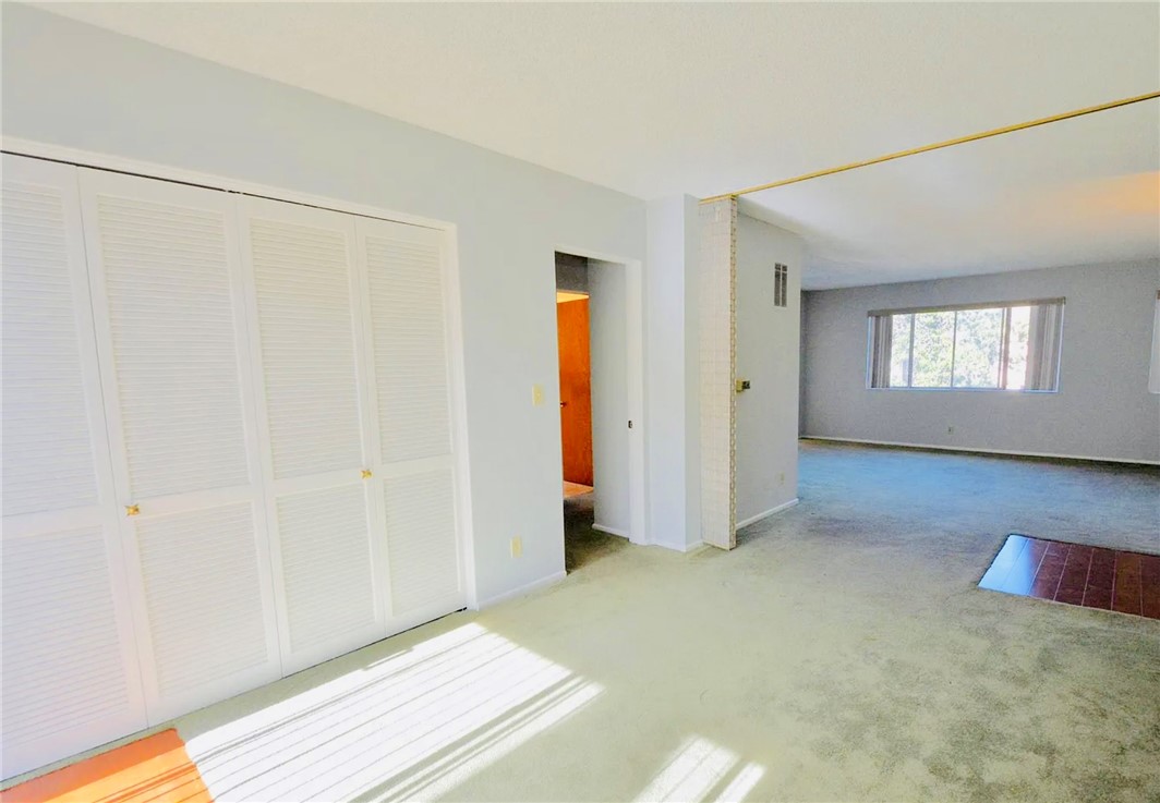 1755 N Berendo 28 Property Photo 11