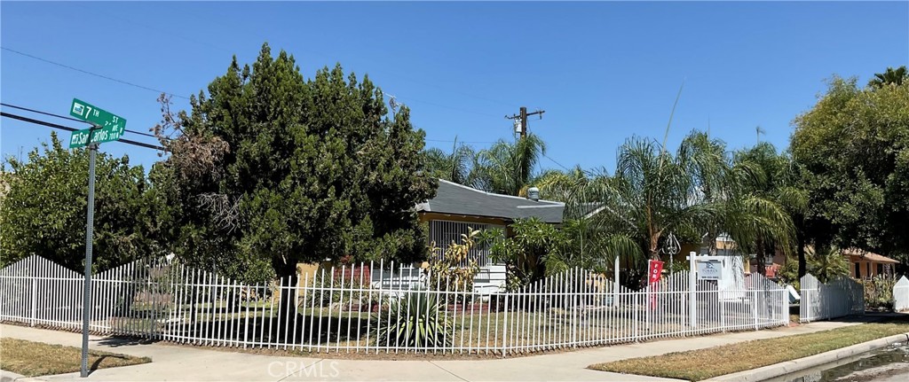 2454 W 7th Street Property Photo 2