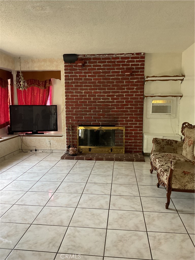 2454 W 7th Street Property Photo 5