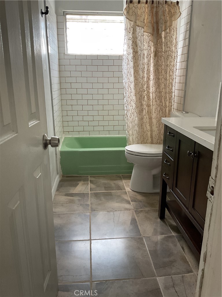 2454 W 7th Street Property Photo 6