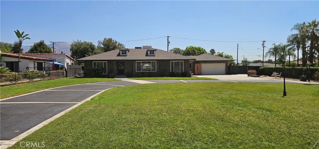 3037 Valencia Property Photo 1