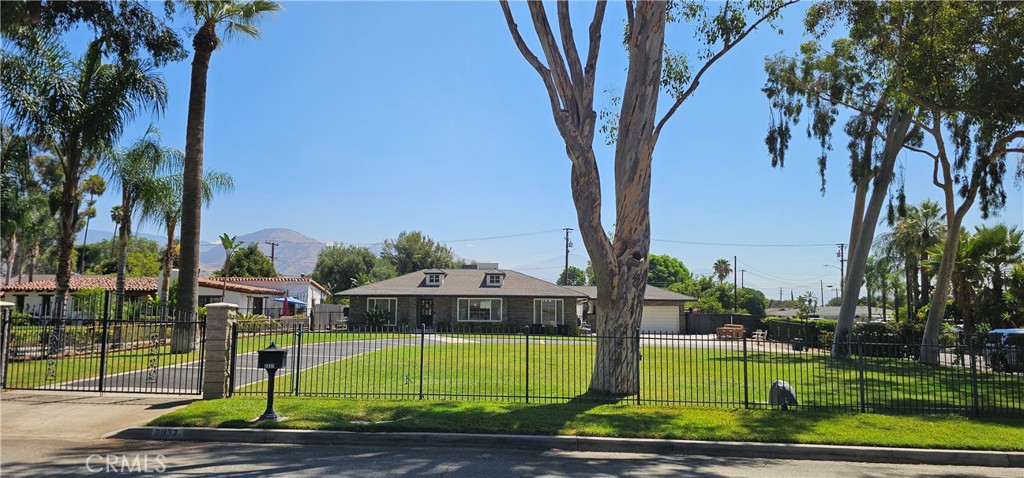 3037 Valencia Property Photo 2