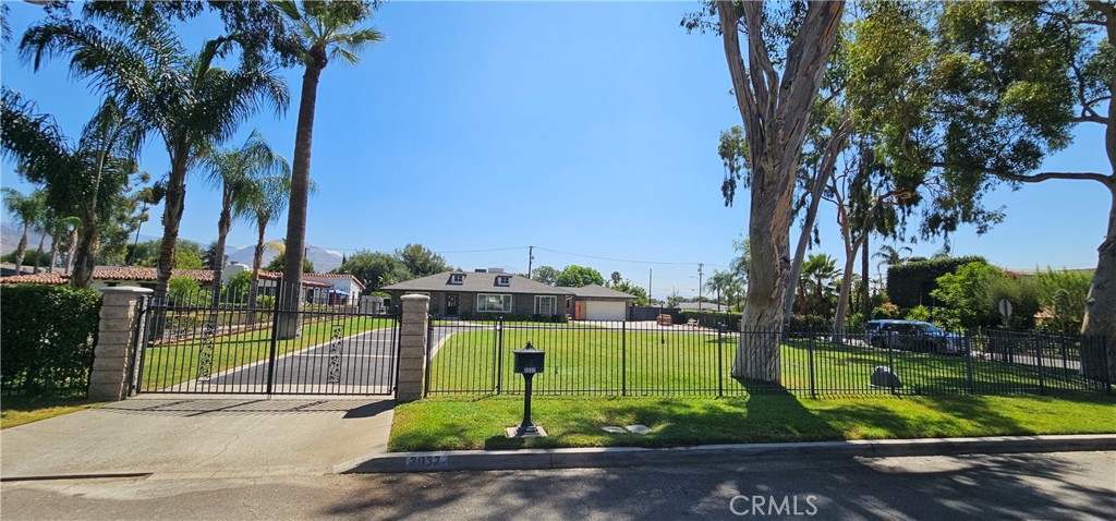 3037 Valencia Property Photo 4