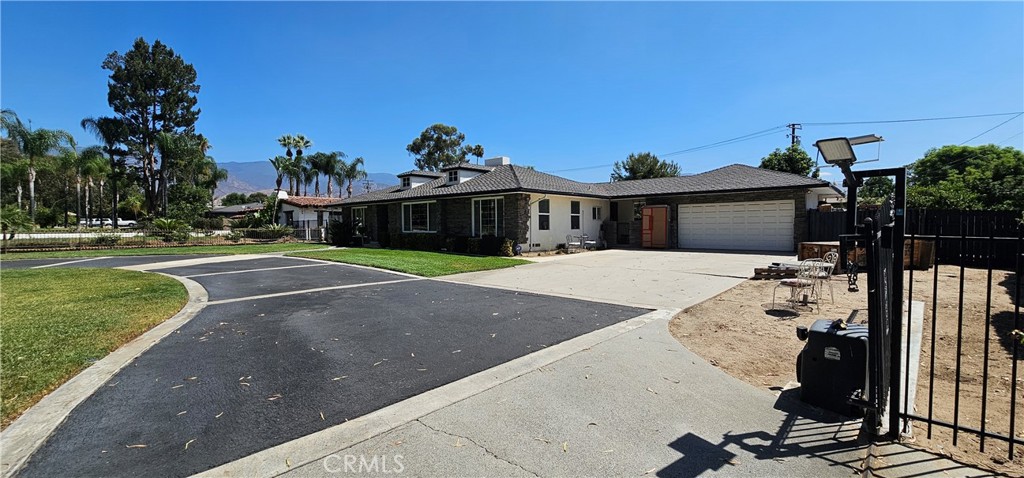 3037 Valencia Property Photo 6