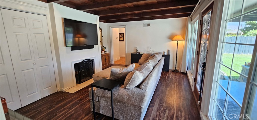 3037 Valencia Property Photo 10