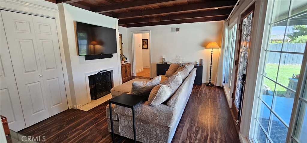 3037 Valencia Property Photo 10