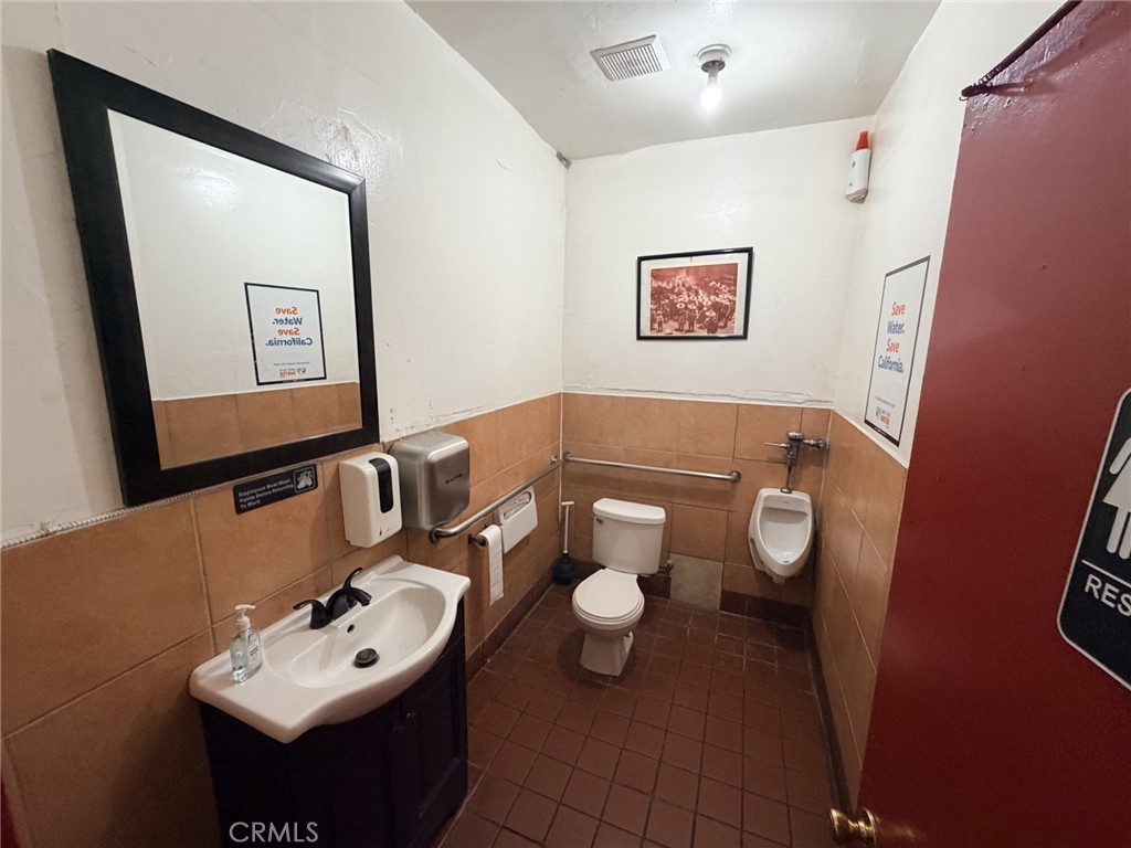 1736 W Highland Avenue Property Photo 12