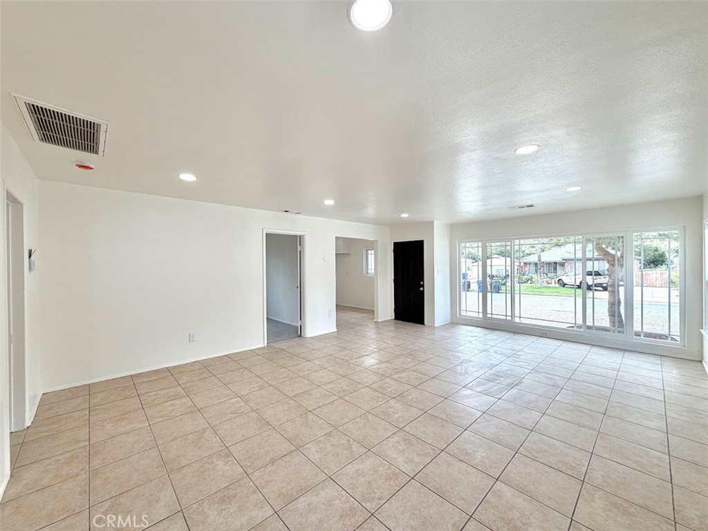 3275 N F Property Photo 5