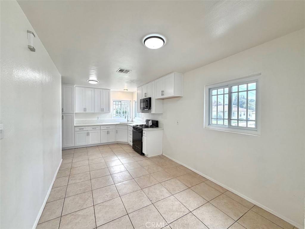 3275 N F Property Photo 6