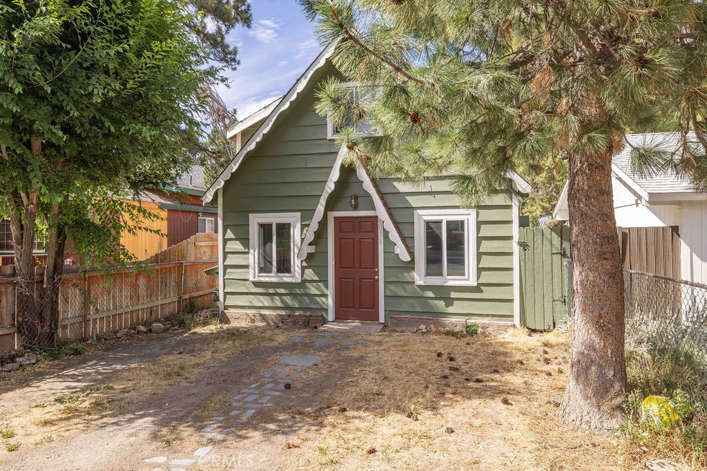 1031 W Aeroplane Property Photo 1