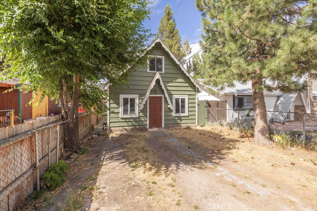 1031 W Aeroplane Property Photo 2