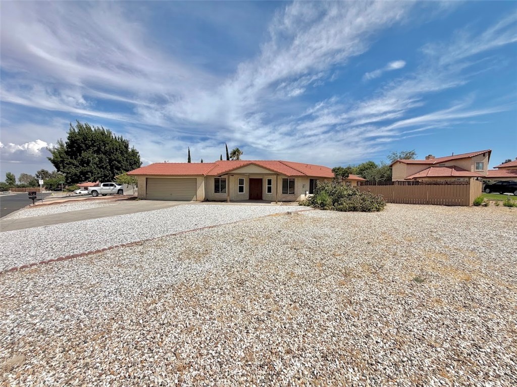 14409 Riverside Property Photo 3