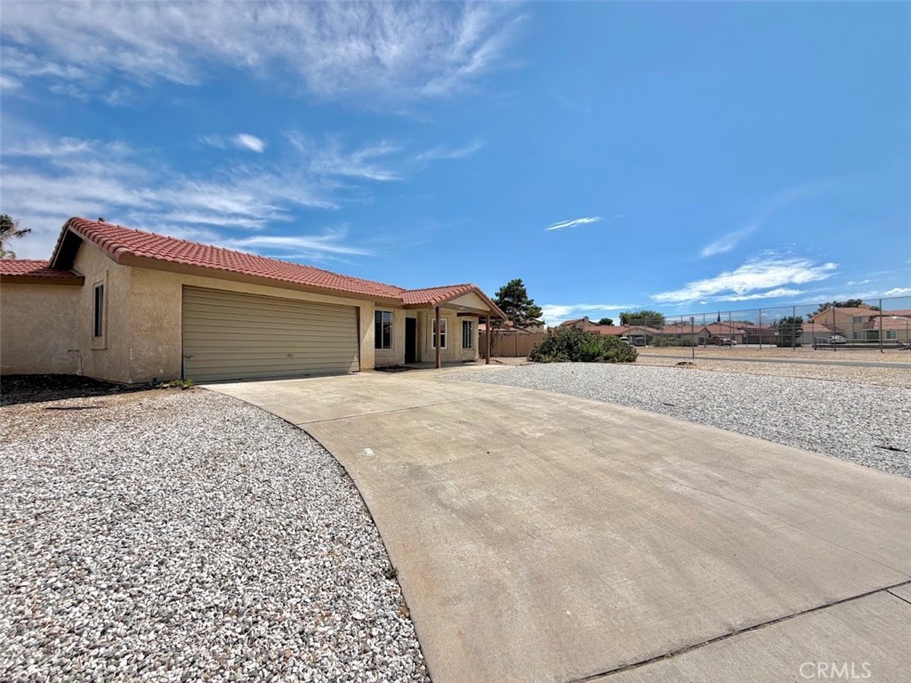 14409 Riverside Property Photo 4