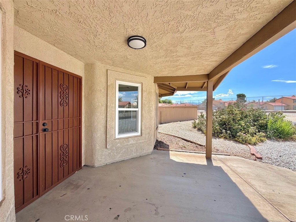 14409 Riverside Property Photo 5
