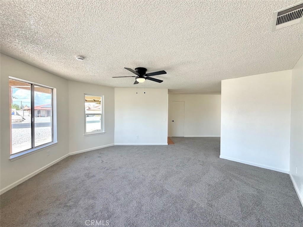 14409 Riverside Property Photo 7