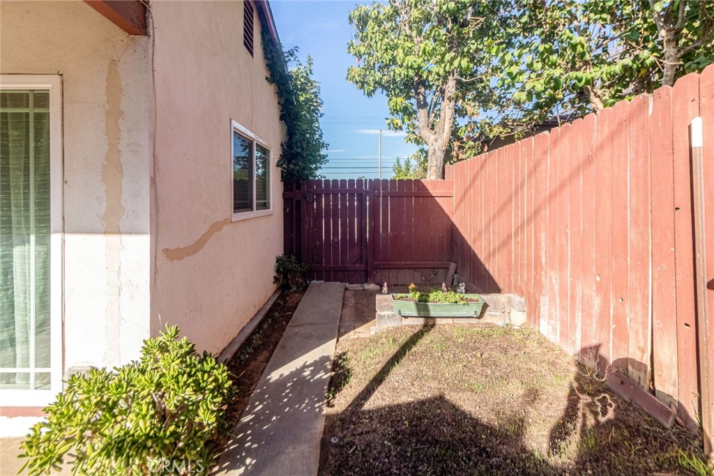 3046 Maude Property Photo 22