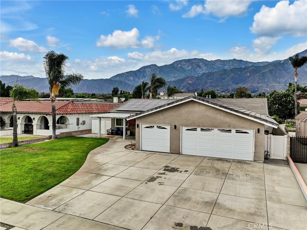 9220 Highland Property Photo 2