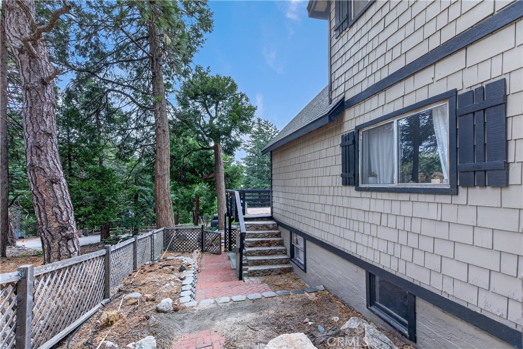 1190 Scenic Property Photo 8