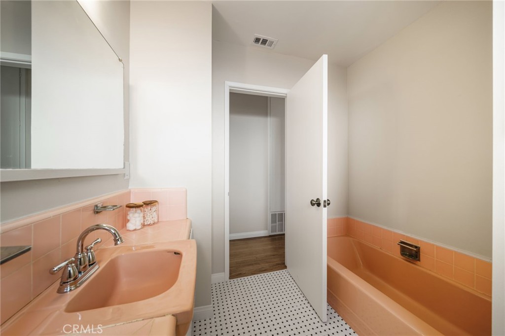 914 W 5th Street Property Photo 27