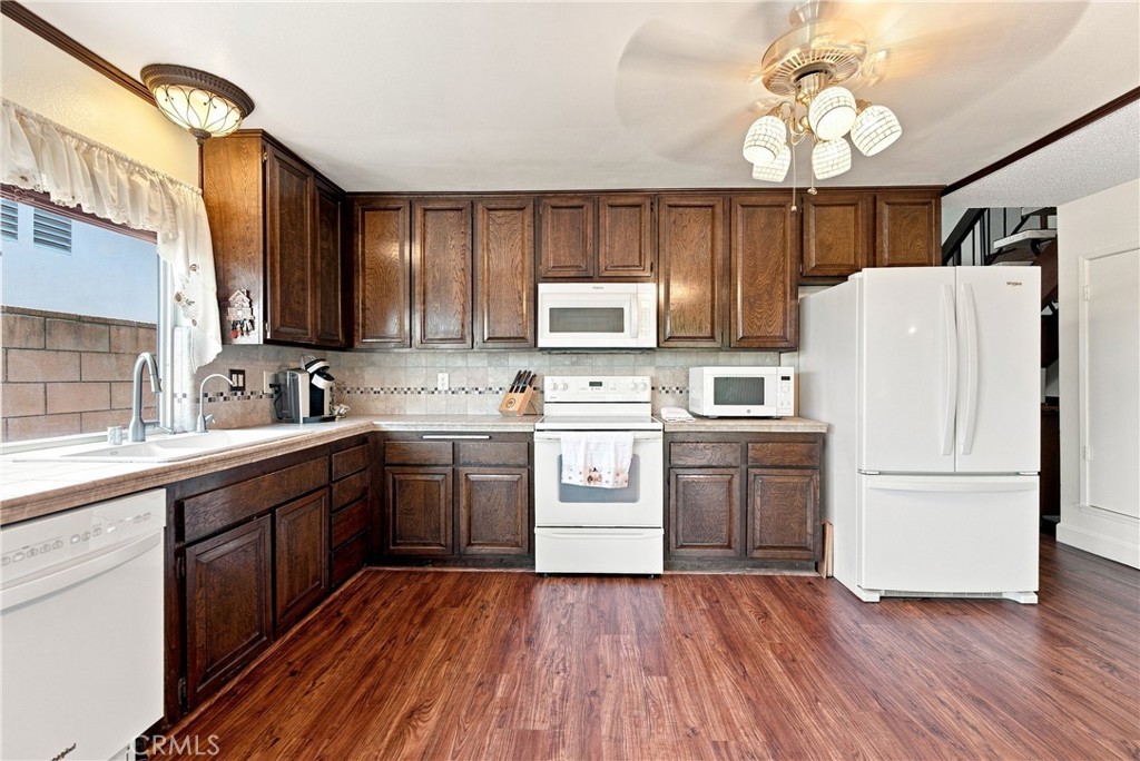 16563 Old Forest Property Photo 15