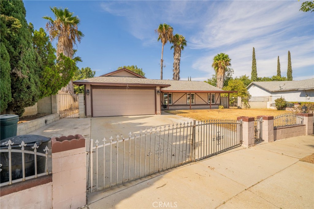 254 E Cerritos Property Photo 1