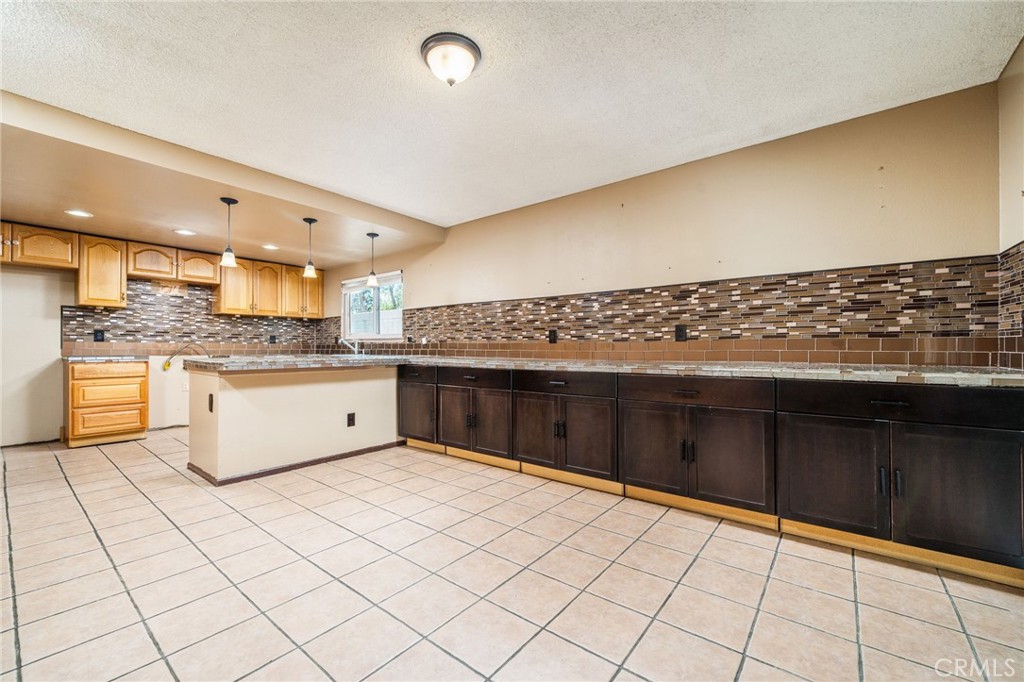 254 E Cerritos Property Photo 6