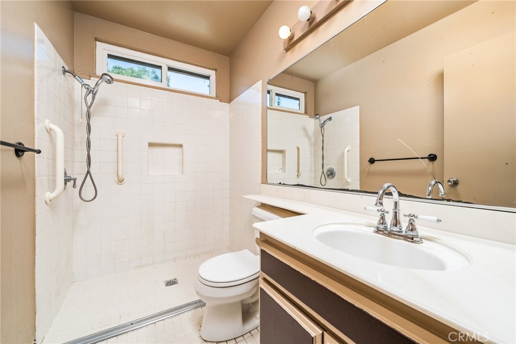 254 E Cerritos Property Photo 7
