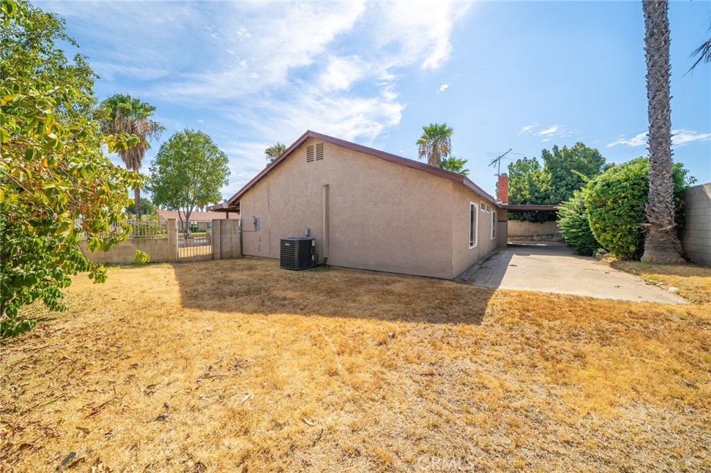 254 E Cerritos Property Photo 14