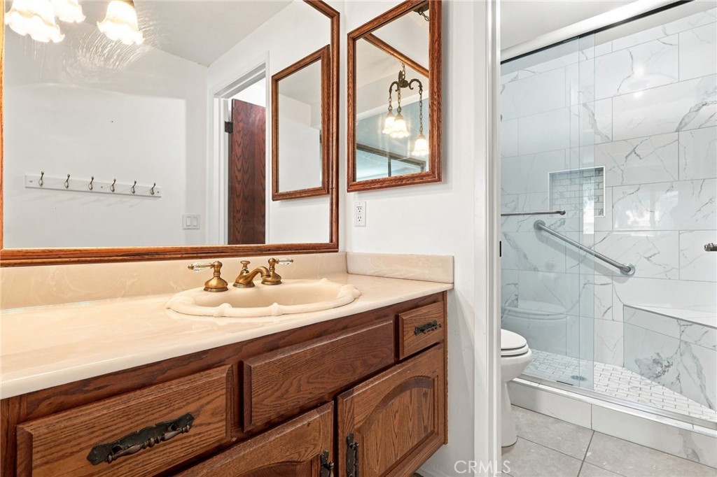 1472 Francis Property Photo 22