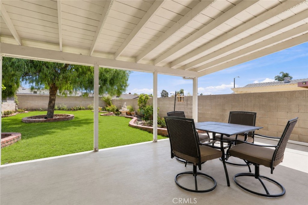 1472 Francis Property Photo 24