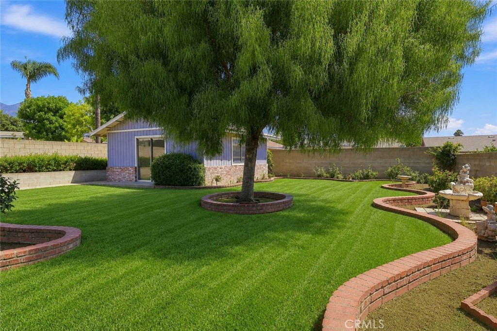 1472 Francis Property Photo 25