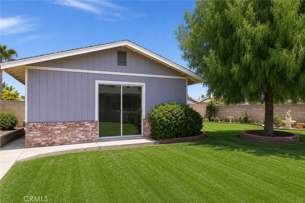 1472 Francis Property Photo 27