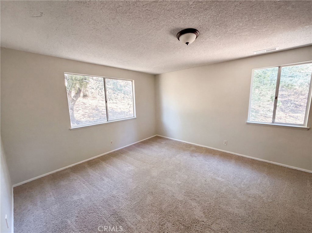 22360 Briarwood Property Photo 4