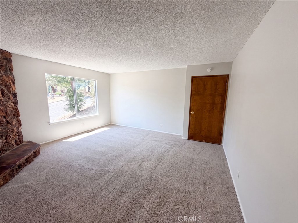 22360 Briarwood Property Photo 8
