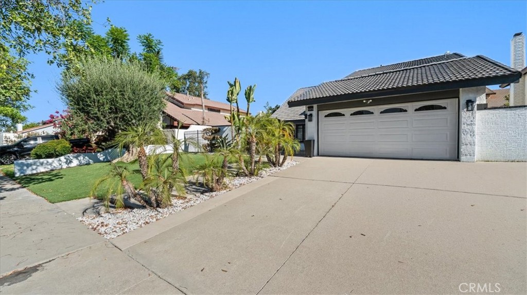 1373 W Aster Property Photo 3